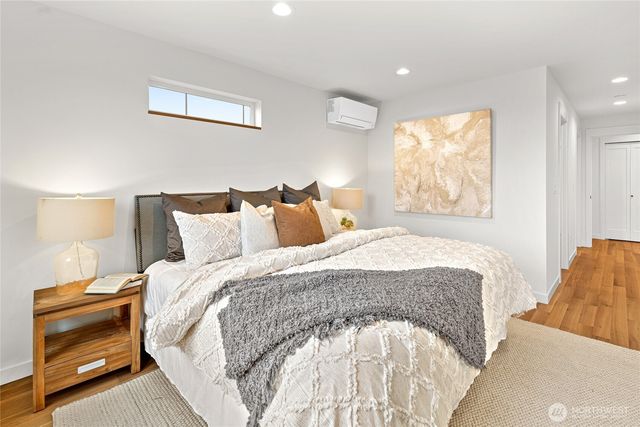 311 17th Avenue E, Seattle, WA 98112