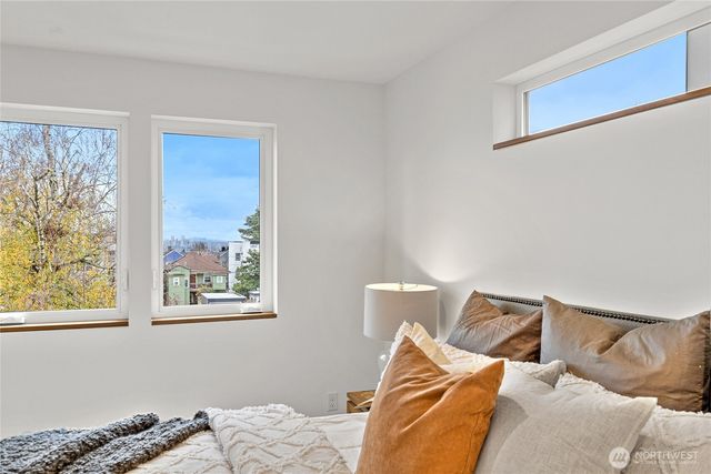 311 17th Avenue E, Seattle, WA 98112