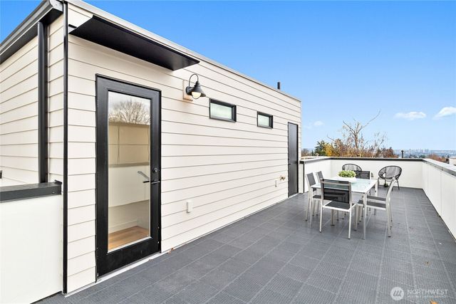 311 17th Avenue E, Seattle, WA 98112