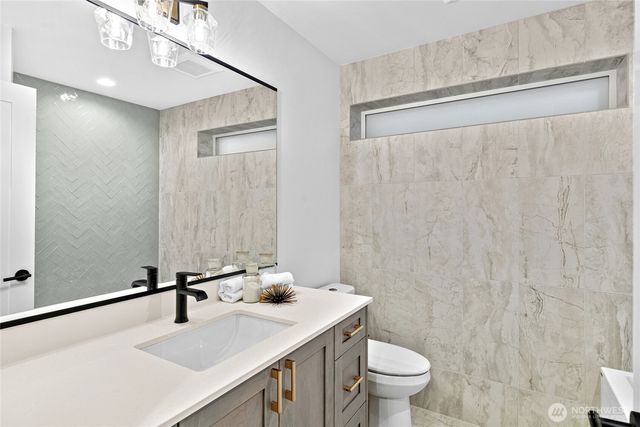 311 17th Avenue E, Seattle, WA 98112