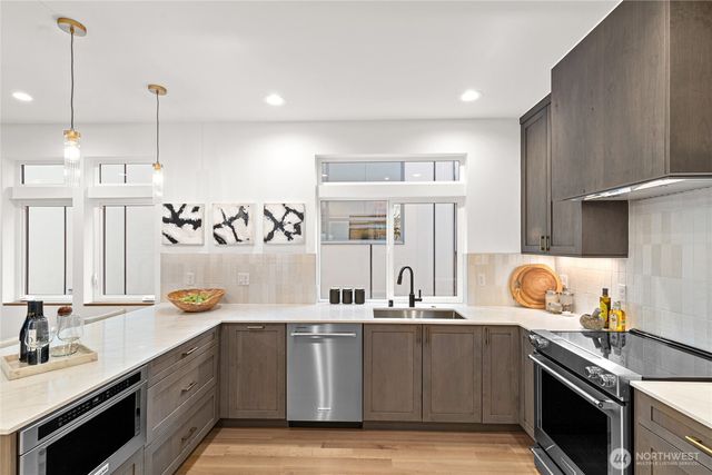 311 17th Avenue E, Seattle, WA 98112