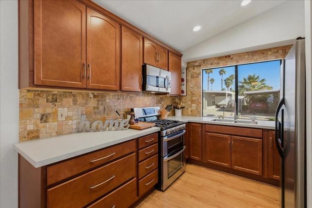 32 Coble Drive, Cathedral City, CA 92234