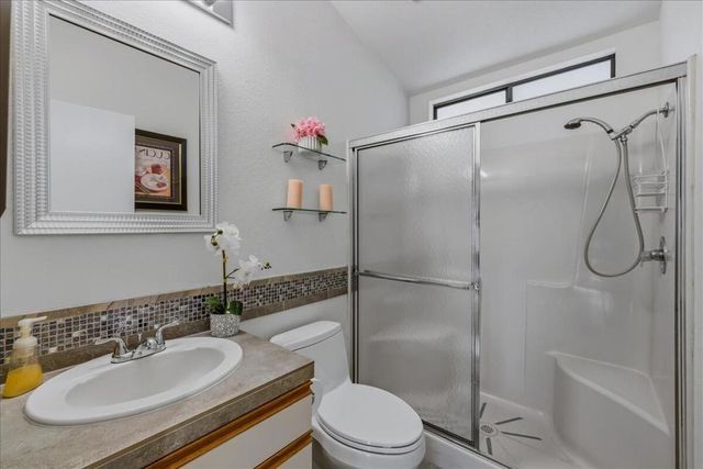 32 Coble Drive, Cathedral City, CA 92234