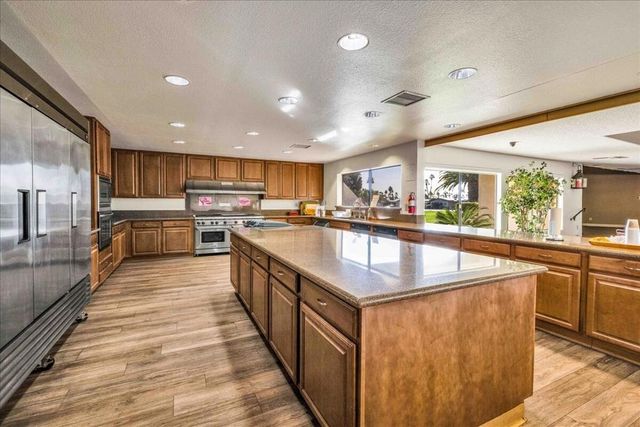 32 Coble Drive, Cathedral City, CA 92234