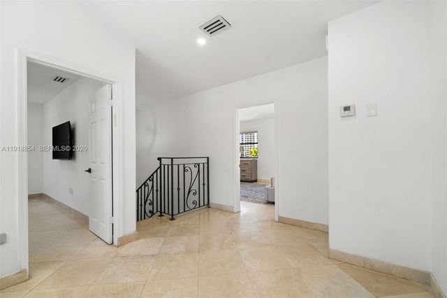 19140 N Bay Rd, Sunny Isles Beach, FL 33160