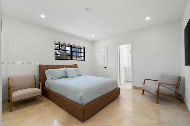 19140 N Bay Rd, Sunny Isles Beach, FL 33160