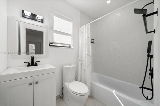 19140 N Bay Rd, Sunny Isles Beach, FL 33160