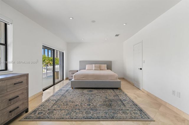 19140 N Bay Rd, Sunny Isles Beach, FL 33160