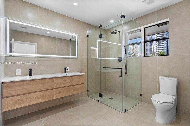 19140 N Bay Rd, Sunny Isles Beach, FL 33160