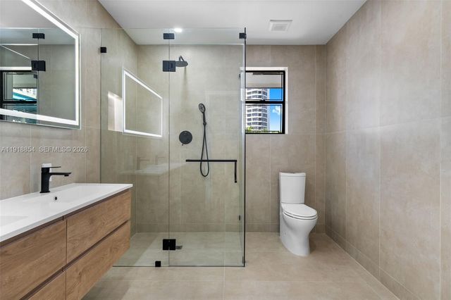 19140 N Bay Rd, Sunny Isles Beach, FL 33160