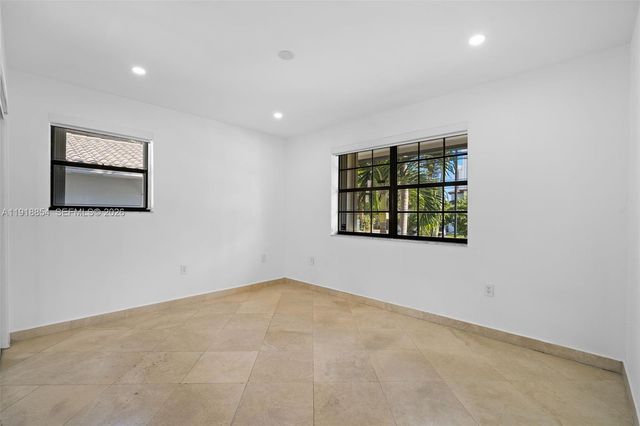 19140 N Bay Rd, Sunny Isles Beach, FL 33160