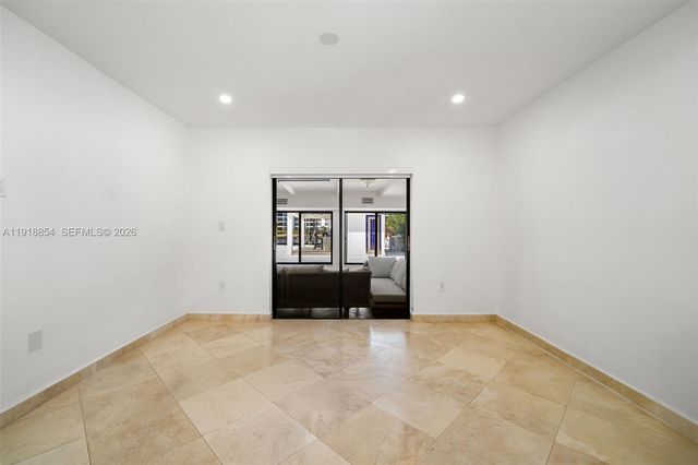 19140 N Bay Rd, Sunny Isles Beach, FL 33160