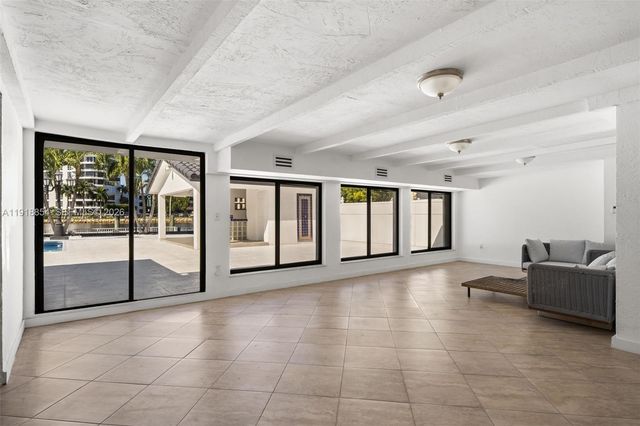 19140 N Bay Rd, Sunny Isles Beach, FL 33160