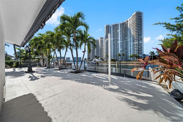 19140 N Bay Rd, Sunny Isles Beach, FL 33160