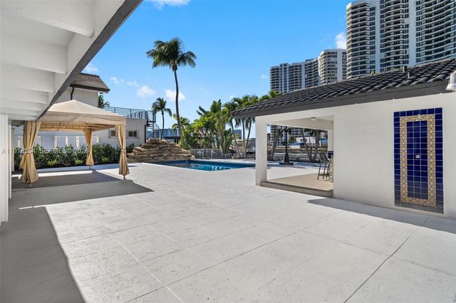 19140 N Bay Rd, Sunny Isles Beach, FL 33160