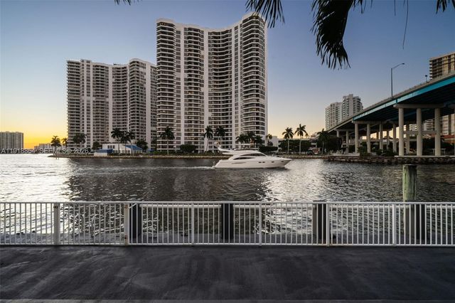 19140 N Bay Rd, Sunny Isles Beach, FL 33160