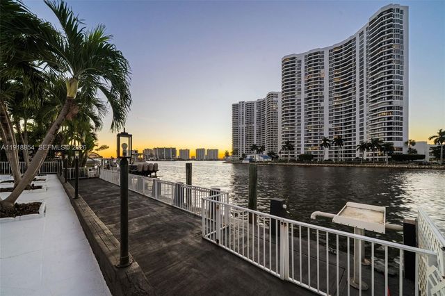 19140 N Bay Rd, Sunny Isles Beach, FL 33160