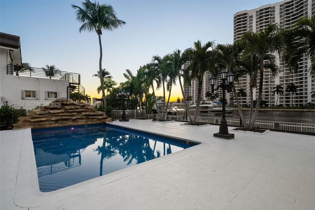 19140 N Bay Rd, Sunny Isles Beach, FL 33160