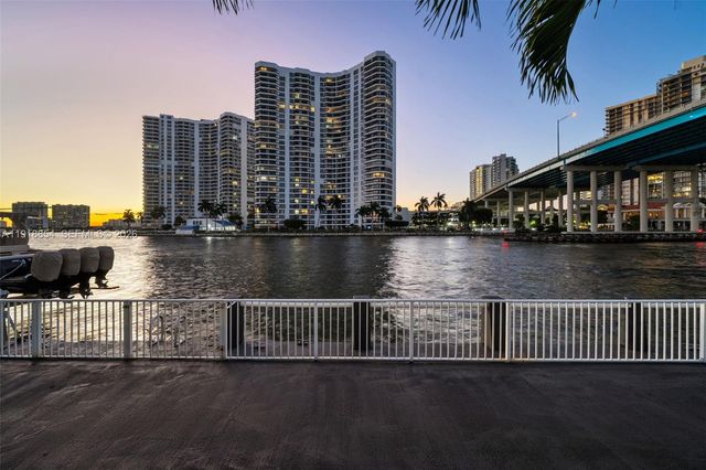 19140 N Bay Rd, Sunny Isles Beach, FL 33160