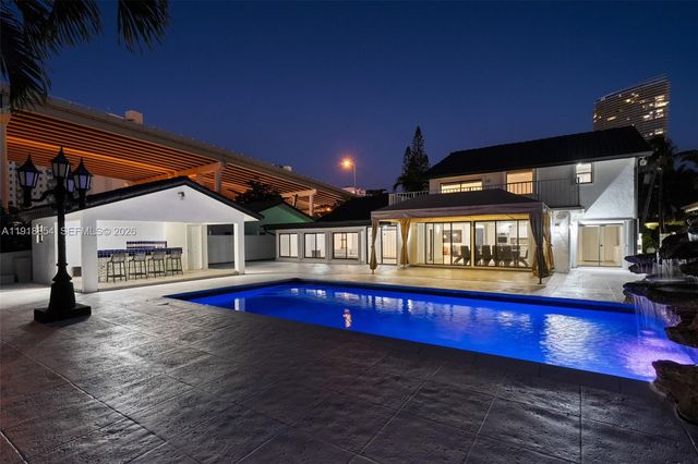 19140 N Bay Rd, Sunny Isles Beach, FL 33160