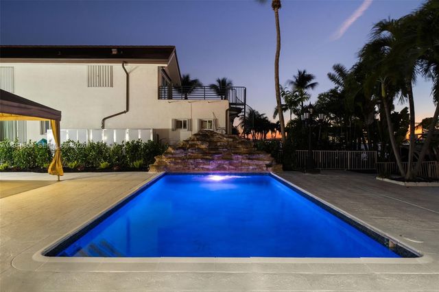 19140 N Bay Rd, Sunny Isles Beach, FL 33160