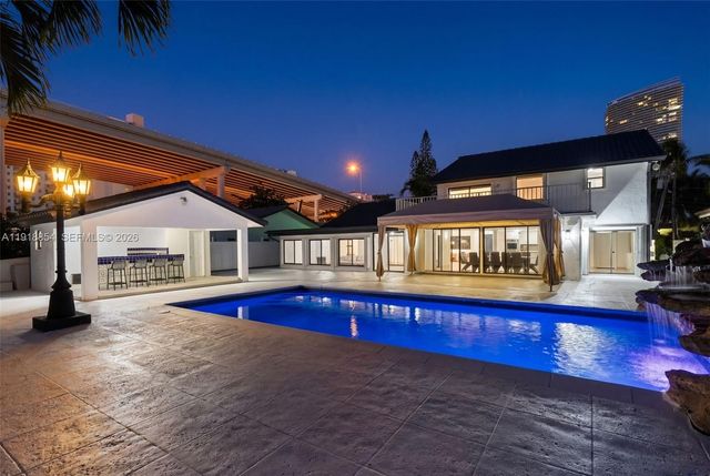 19140 N Bay Rd, Sunny Isles Beach, FL 33160