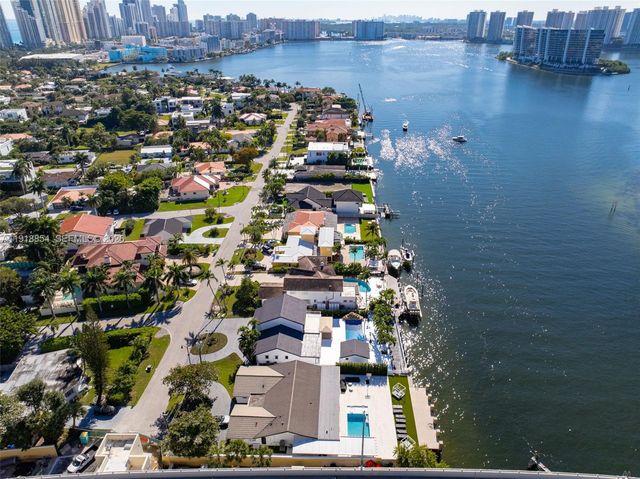 19140 N Bay Rd, Sunny Isles Beach, FL 33160