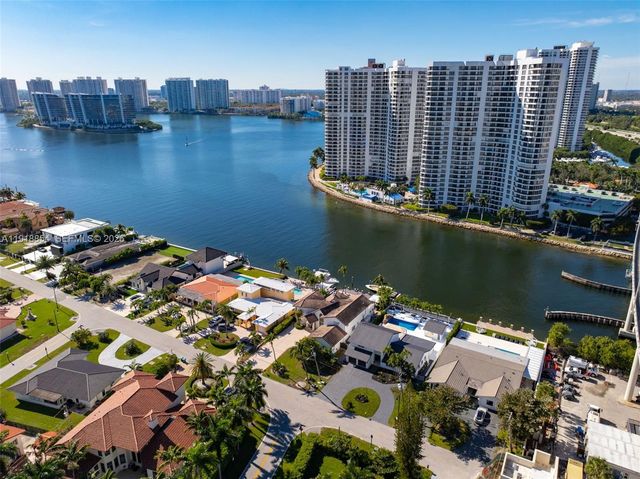 19140 N Bay Rd, Sunny Isles Beach, FL 33160