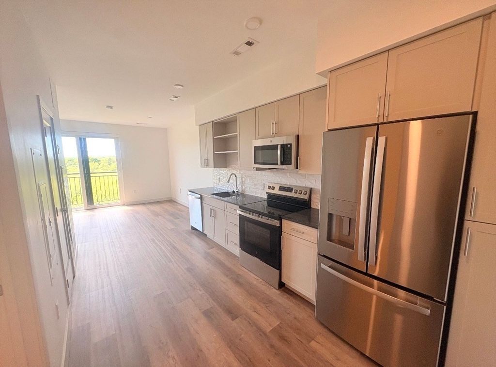 266 Canal Street 5511, Salem, MA 01970