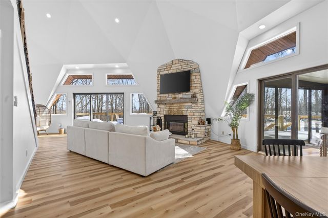 106 Post Road, Slate Hill, NY 10973