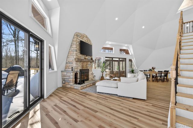 106 Post Road, Slate Hill, NY 10973