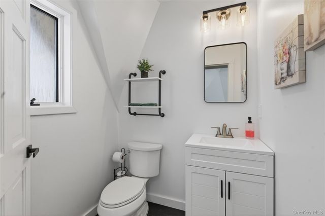 106 Post Road, Slate Hill, NY 10973