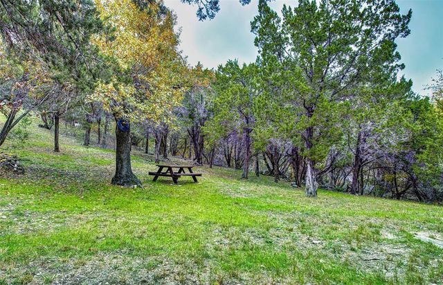 5016 BOB WIRE RD, Spicewood, TX 78669