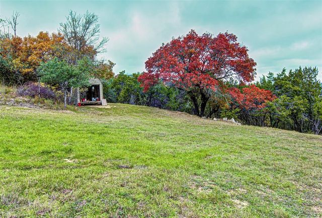 5016 BOB WIRE RD, Spicewood, TX 78669