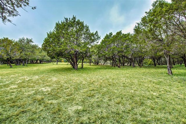 5016 BOB WIRE RD, Spicewood, TX 78669