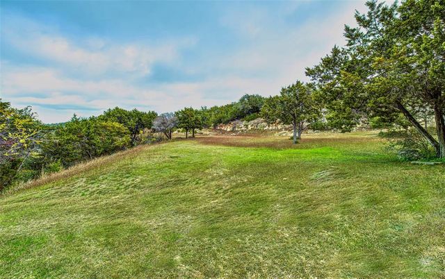 5016 BOB WIRE RD, Spicewood, TX 78669