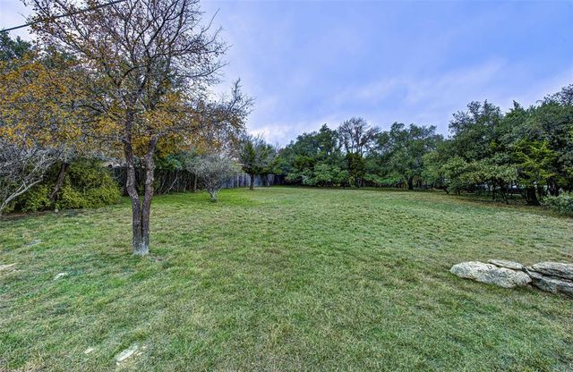 5016 BOB WIRE RD, Spicewood, TX 78669