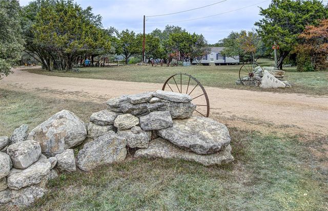 5016 BOB WIRE RD, Spicewood, TX 78669