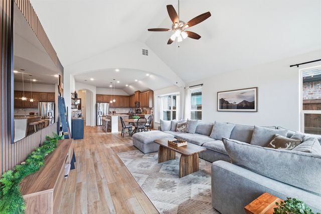 7737 Oakmeade Street, Joshua, TX 76058