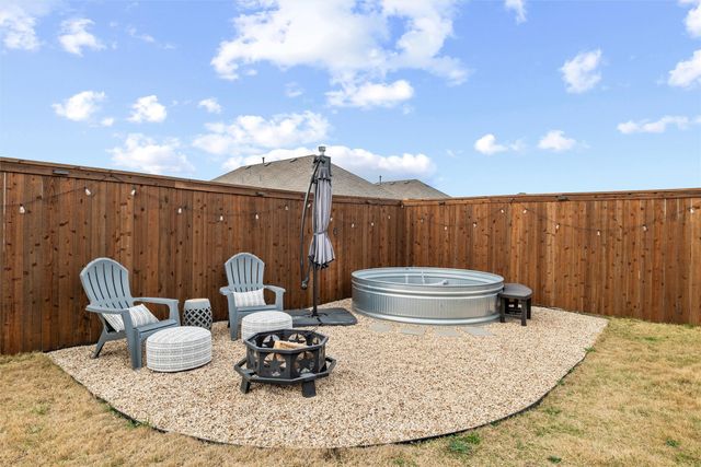 7737 Oakmeade Street, Joshua, TX 76058