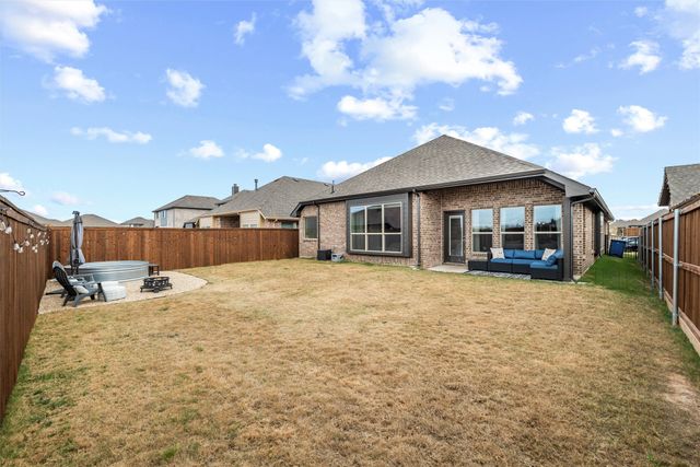 7737 Oakmeade Street, Joshua, TX 76058
