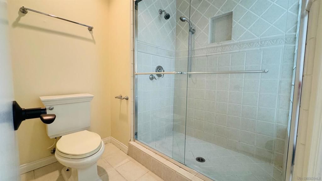 Image 13 of property listing at 8223 Caminito Locayo, La Jolla, CA 92037