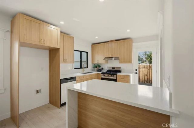 712 E H, Ontario, CA 91764