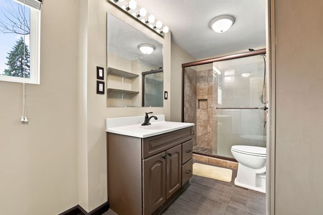 1322 Bundy Street, Des Moines, IA 50315