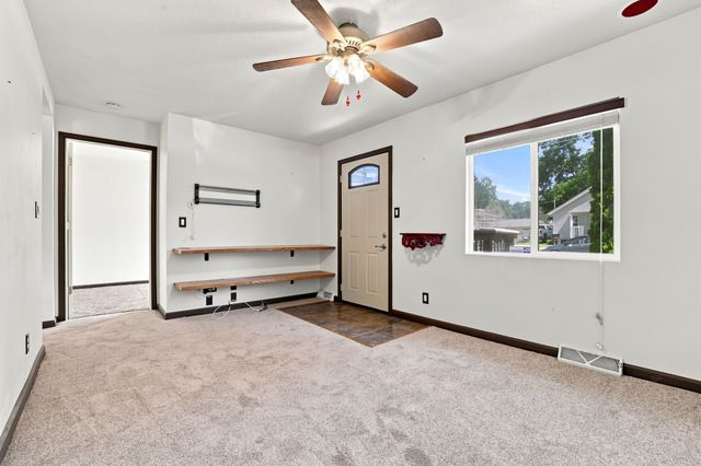 1322 Bundy Street, Des Moines, IA 50315