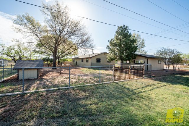 220 Mcdowell Street, Bronte, TX 76933