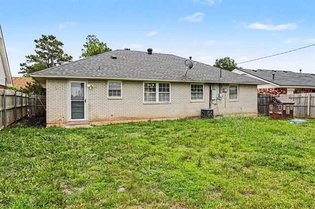 1317 Lawton Avenue, Moore, OK 73160