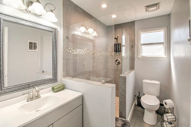 374 Hideaway Lane, Valley View, TX 76272