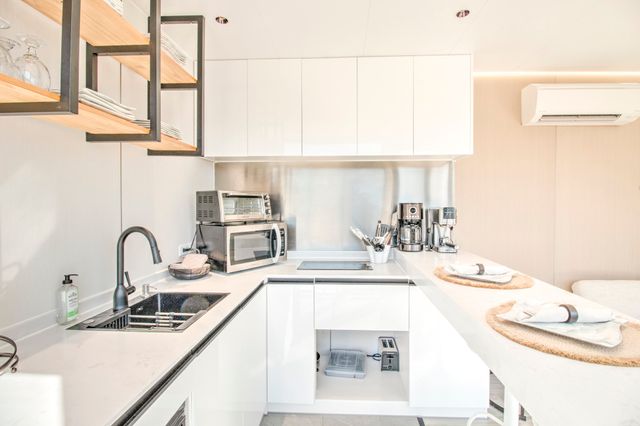 374 Hideaway Lane, Valley View, TX 76272