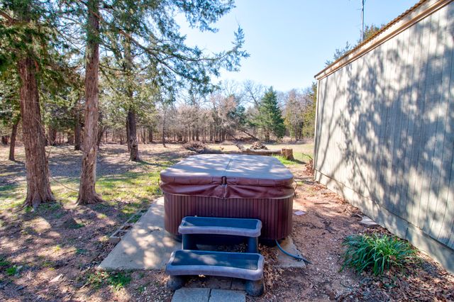 374 Hideaway Lane, Valley View, TX 76272